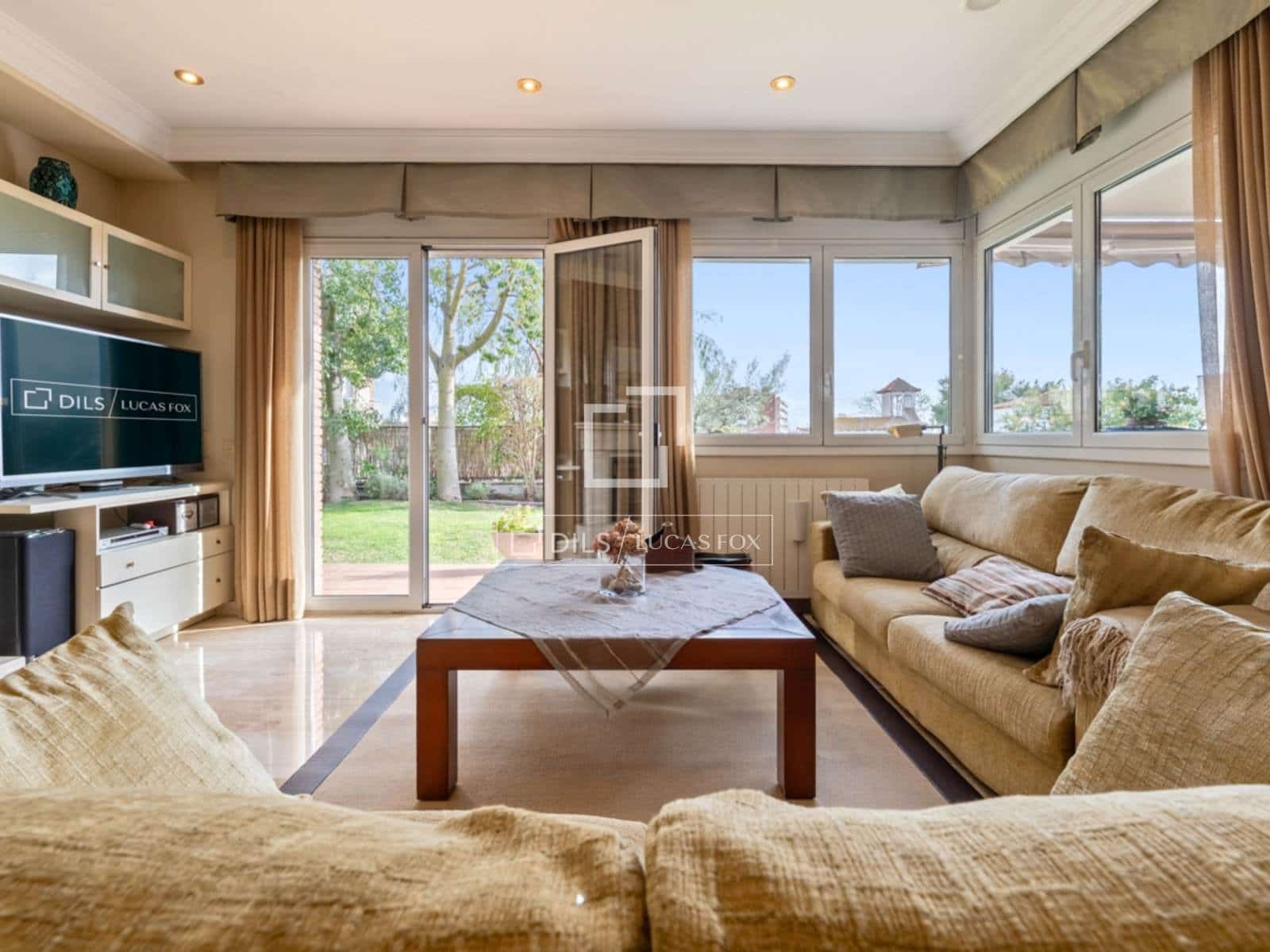 5 sypialnia Willa na sprzedaż w Miasto Tarragona z basenem garażem - 1 148 000 € (Ref: 9782229)