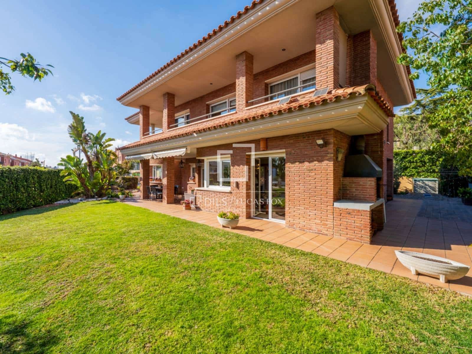 5 sypialnia Willa na sprzedaż w Miasto Tarragona z basenem garażem - 1 148 000 € (Ref: 9782229)