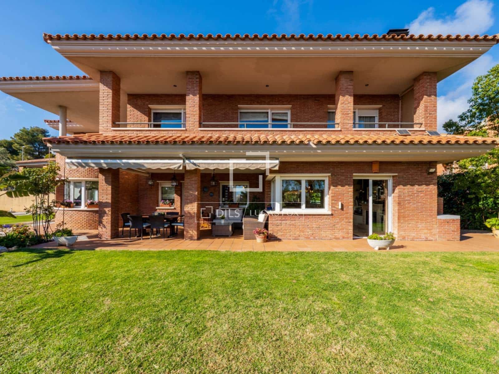 5 sypialnia Willa na sprzedaż w Miasto Tarragona z basenem garażem - 1 148 000 € (Ref: 9782229)