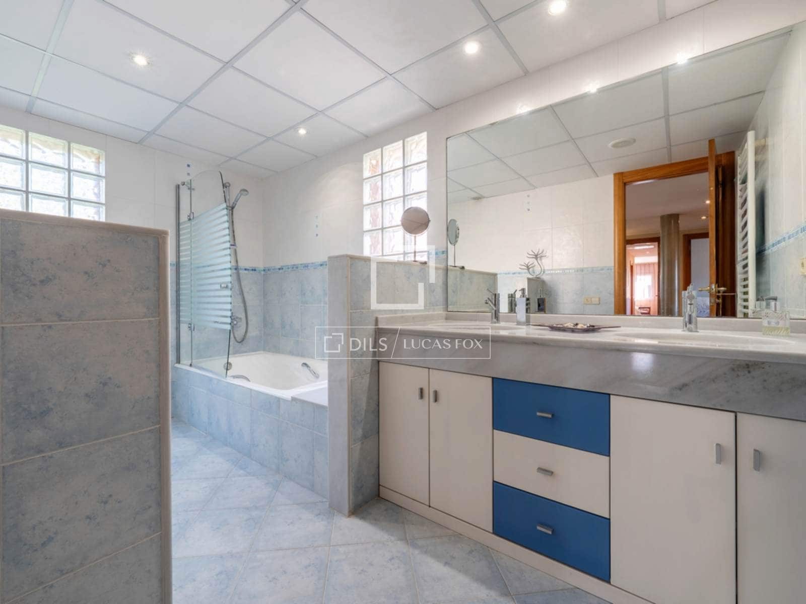 5 sypialnia Willa na sprzedaż w Miasto Tarragona z basenem garażem - 1 148 000 € (Ref: 9782229)