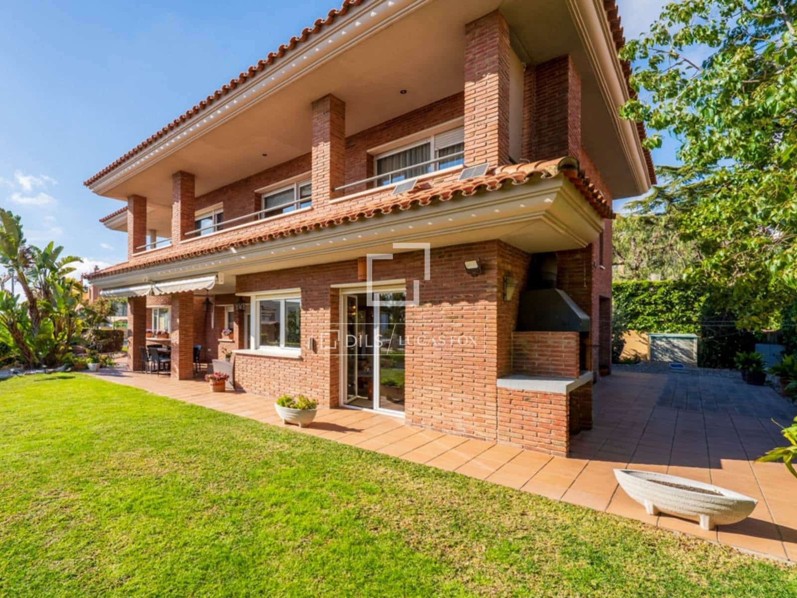 5 sypialnia Willa na sprzedaż w Miasto Tarragona z basenem garażem - 1 148 000 € (Ref: 9782229)