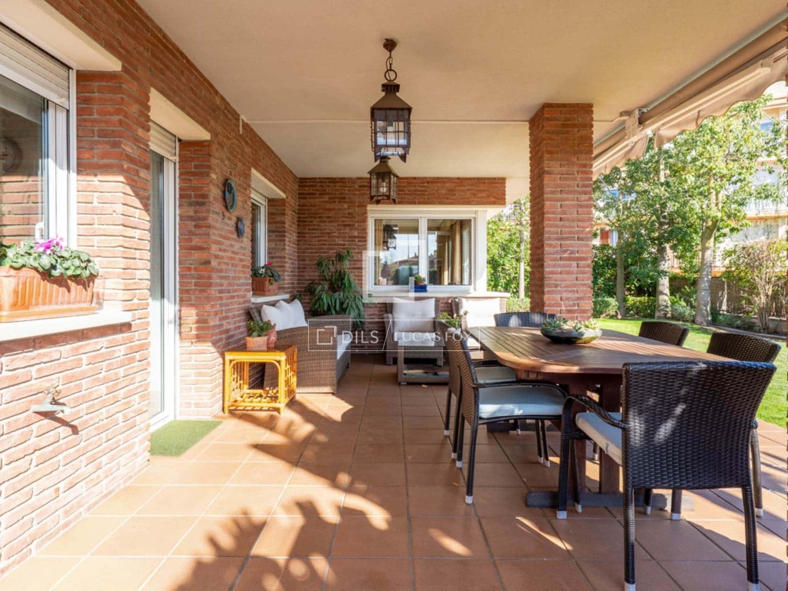 5 sypialnia Willa na sprzedaż w Miasto Tarragona z basenem garażem - 1 148 000 € (Ref: 9782229)