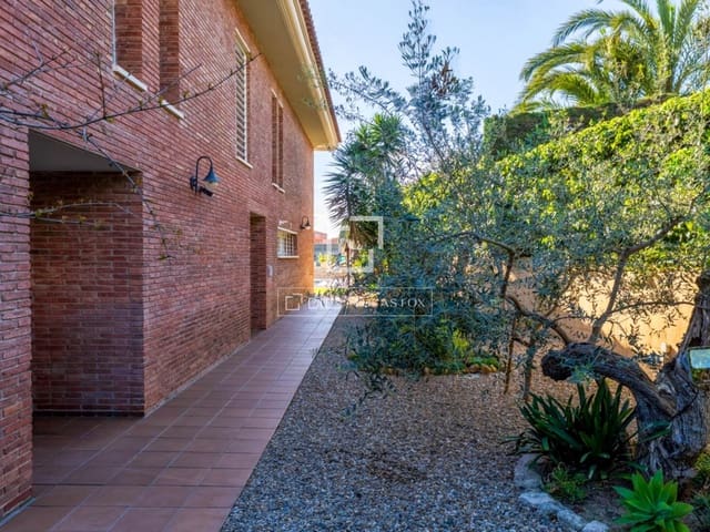 5 chambre Villa/Maison à vendre à Tarragone ville avec piscine garage - 1 148 000 € (Ref: 9782229)