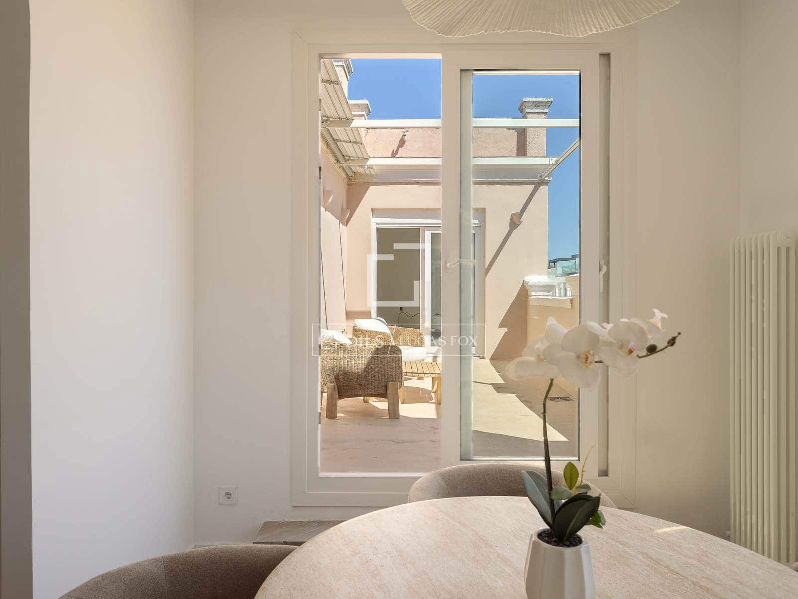 2 soveværelse Lejlighed til salg i Madrid by - € 1.350.000 (Ref: 9782406)