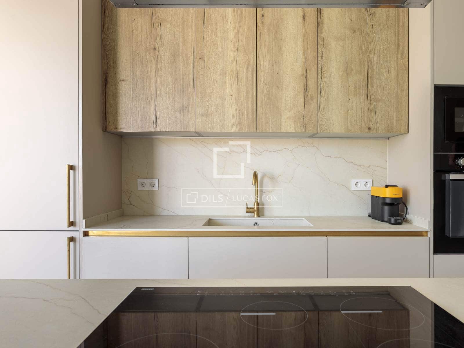 2 soveværelse Lejlighed til salg i Madrid by - € 1.350.000 (Ref: 9782406)