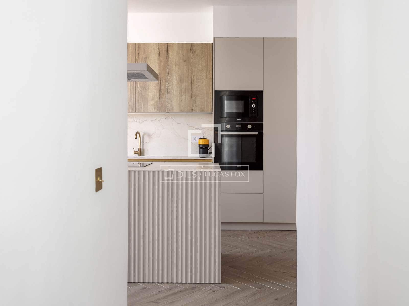 2 soveværelse Lejlighed til salg i Madrid by - € 1.350.000 (Ref: 9782406)