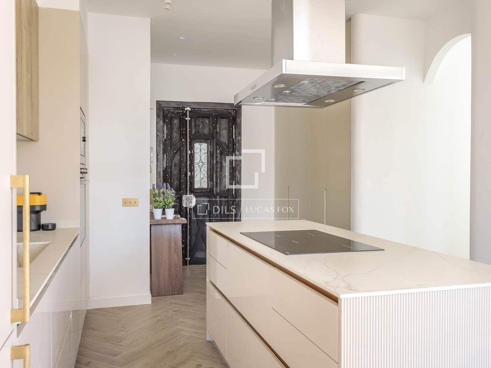 2 soveværelse Lejlighed til salg i Madrid by - € 1.350.000 (Ref: 9782406)