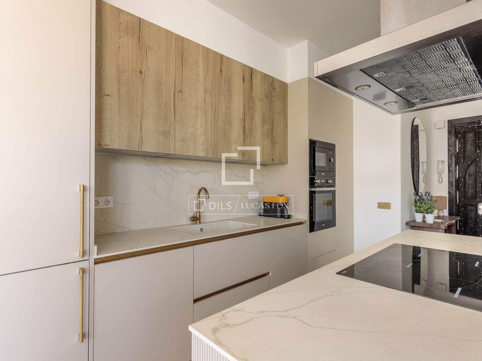 2 soveværelse Lejlighed til salg i Madrid by - € 1.350.000 (Ref: 9782406)