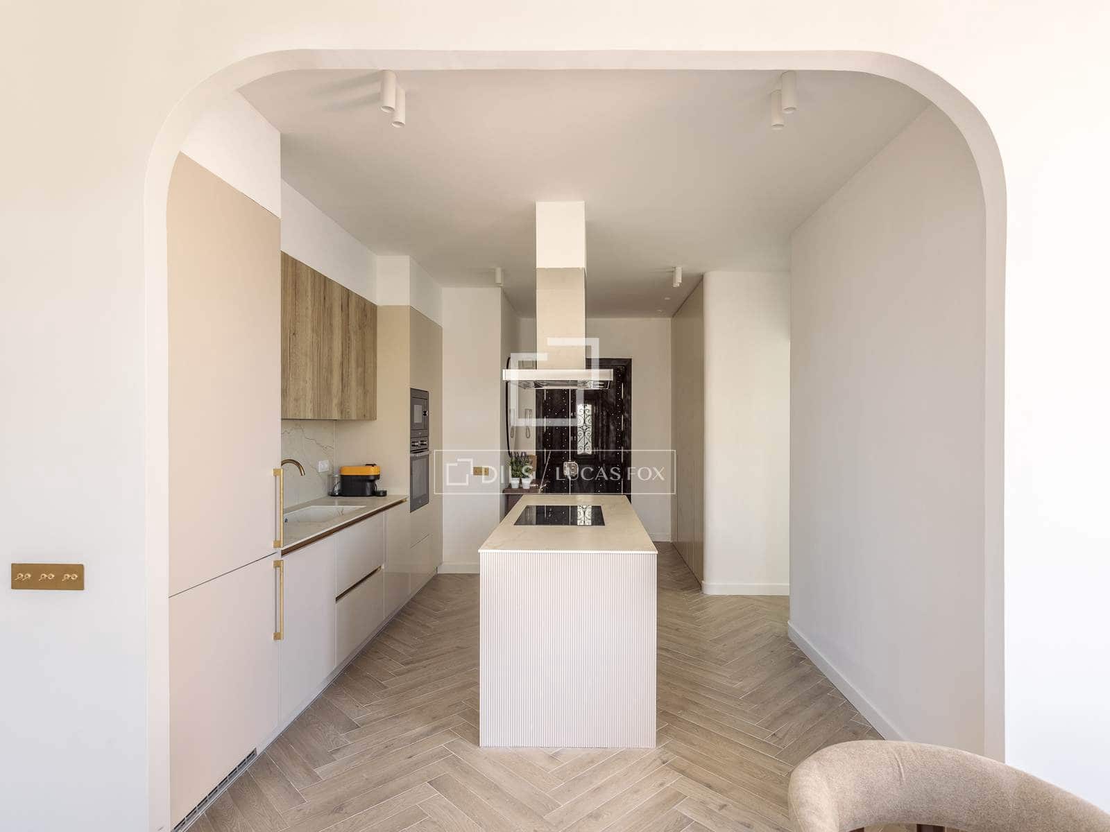 2 soveværelse Lejlighed til salg i Madrid by - € 1.350.000 (Ref: 9782406)