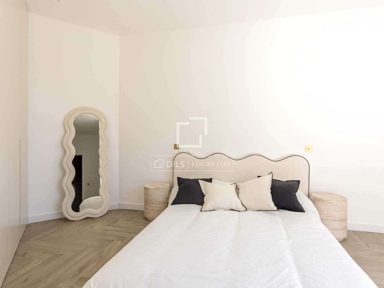 2 soveværelse Lejlighed til salg i Madrid by - € 1.350.000 (Ref: 9782406)