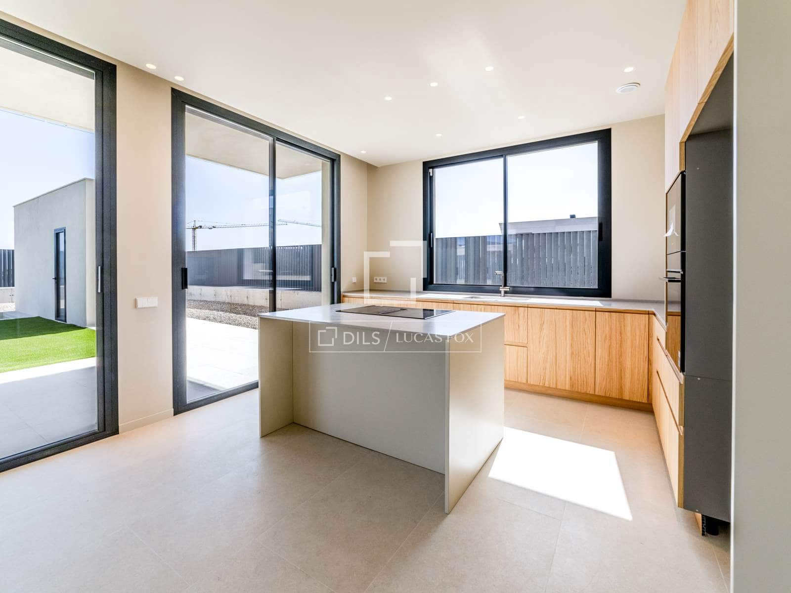 5 chambre Villa/Maison à vendre à Sitges avec piscine garage - 2 600 000 € (Ref: 9782408)