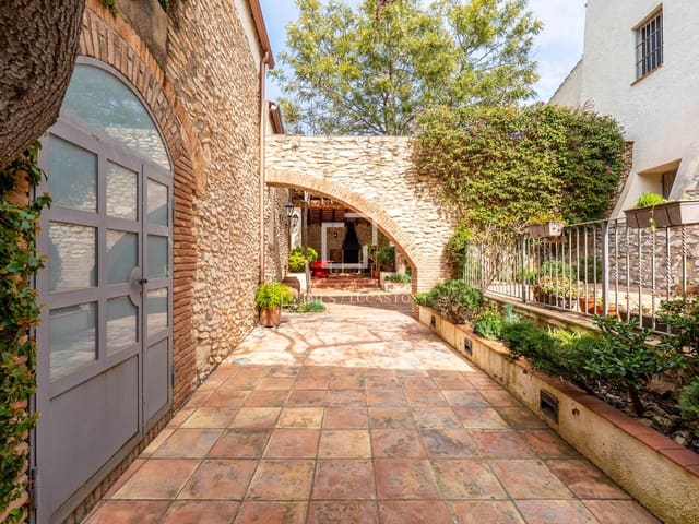 7 chambre Villa/Maison à vendre à El Catllar avec piscine garage - 750 000 € (Ref: 9782409)