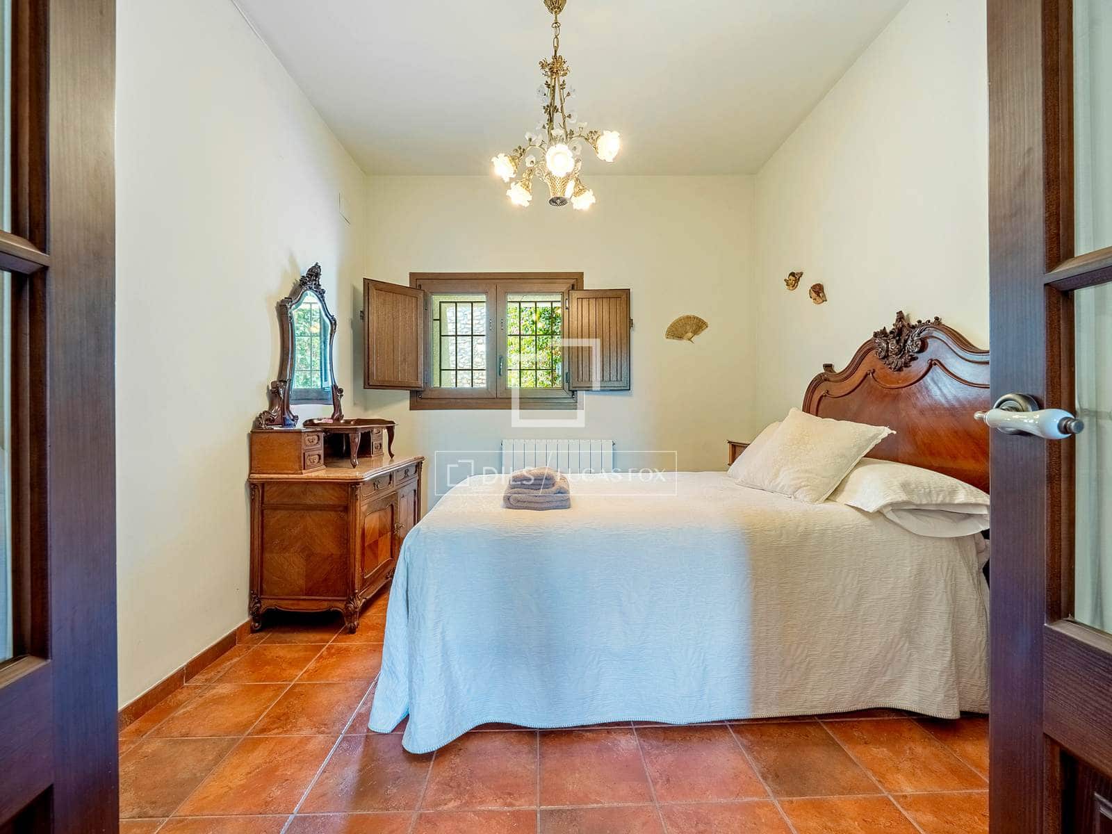 7 chambre Villa/Maison à vendre à El Catllar avec piscine garage - 750 000 € (Ref: 9782409)