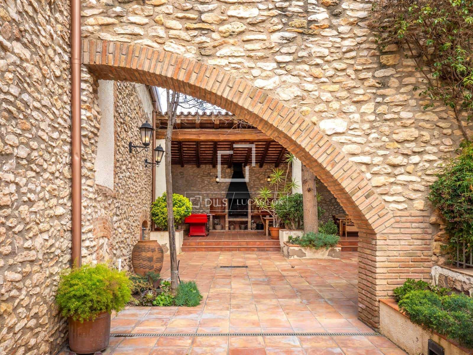 7 chambre Villa/Maison à vendre à El Catllar avec piscine garage - 750 000 € (Ref: 9782409)