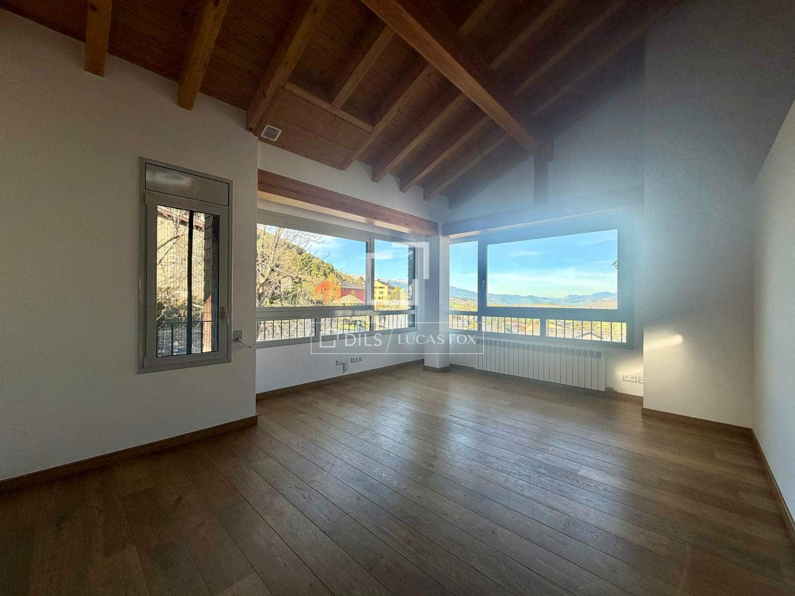 2 bedroom Apartment for sale in Alp with garage - € 390,000 (Ref: 9783428)