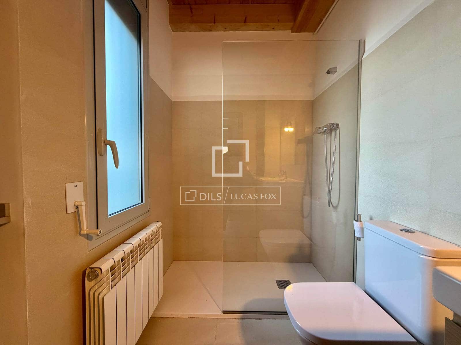 2 bedroom Apartment for sale in Alp with garage - € 390,000 (Ref: 9783428)