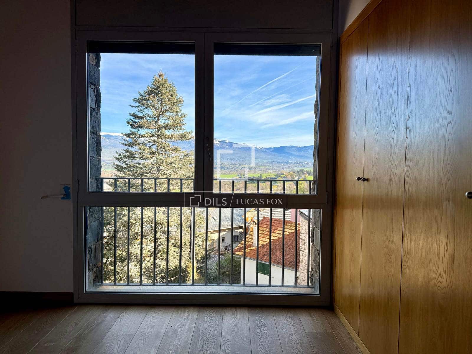 2 bedroom Apartment for sale in Alp with garage - € 390,000 (Ref: 9783428)