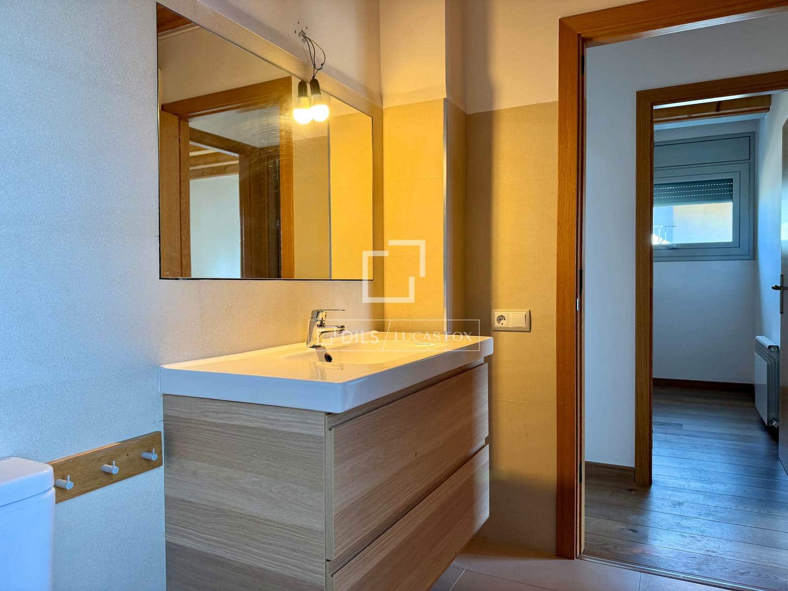 2 bedroom Apartment for sale in Alp with garage - € 390,000 (Ref: 9783428)