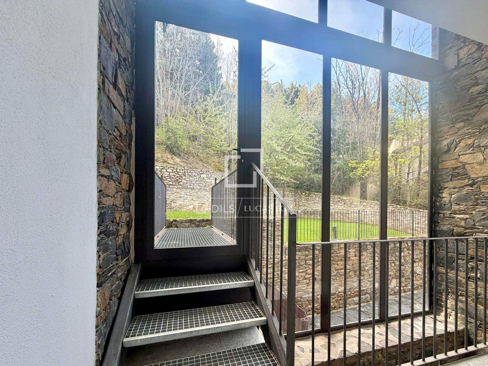 2 bedroom Apartment for sale in Alp with garage - € 390,000 (Ref: 9783428)