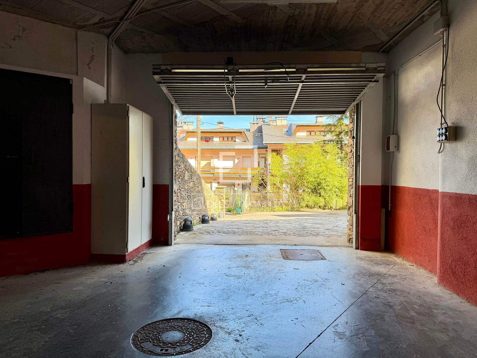 2 bedroom Apartment for sale in Alp with garage - € 390,000 (Ref: 9783428)