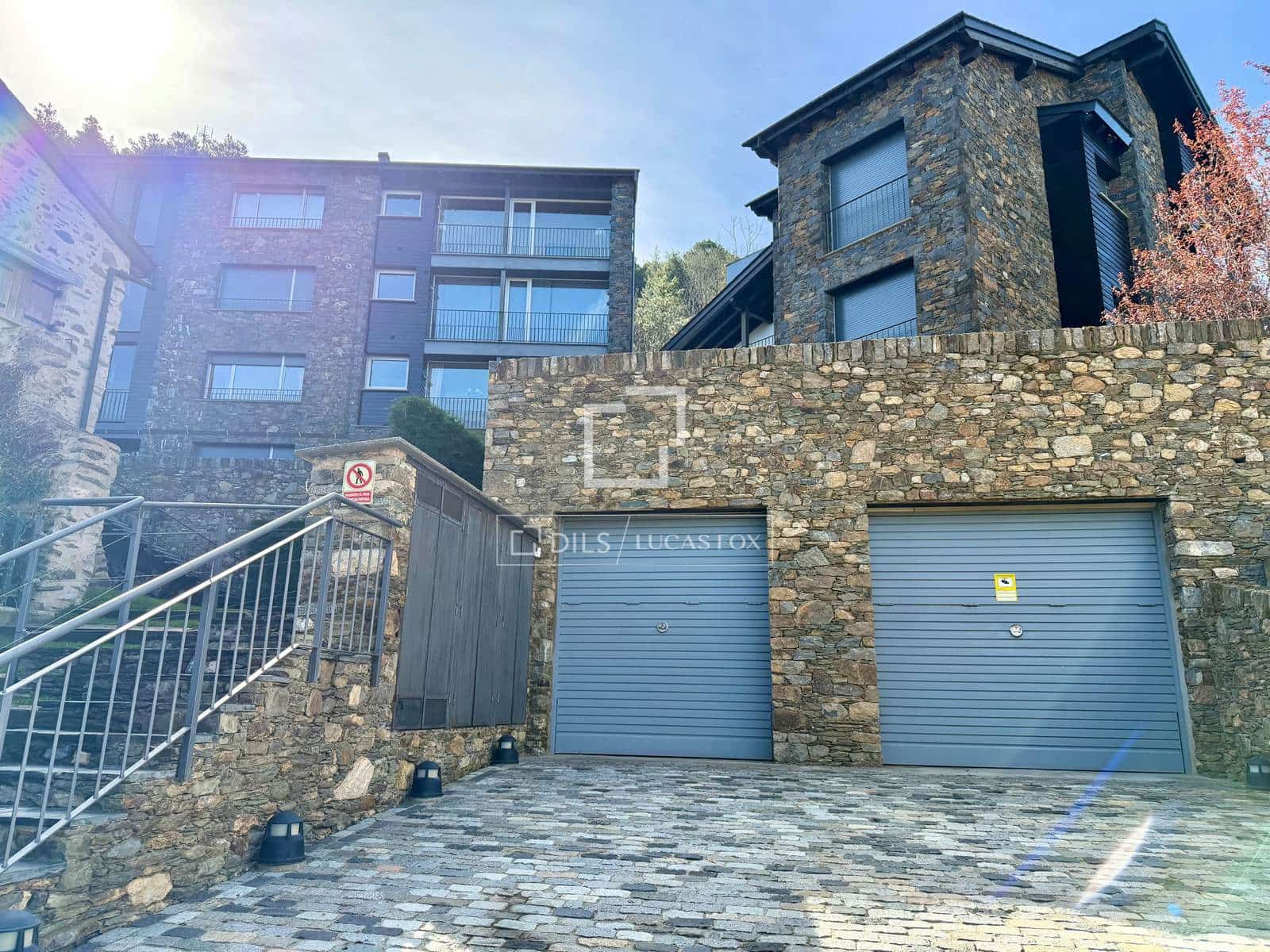 2 bedroom Apartment for sale in Alp with garage - € 390,000 (Ref: 9783428)