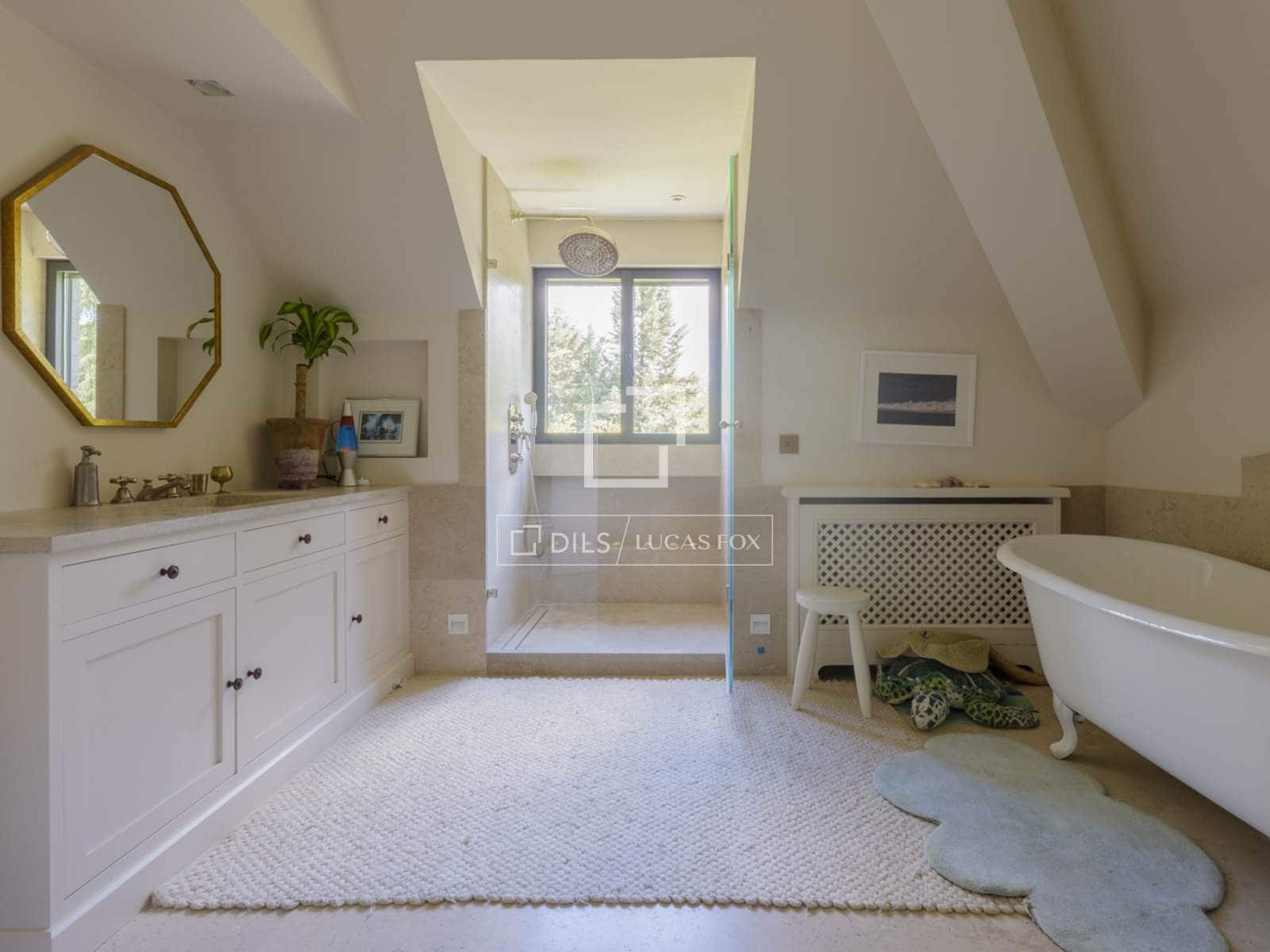 6 bedroom Villa for sale in Pozuelo de Alarcon with pool garage - € 6,950,000 (Ref: 9783458)