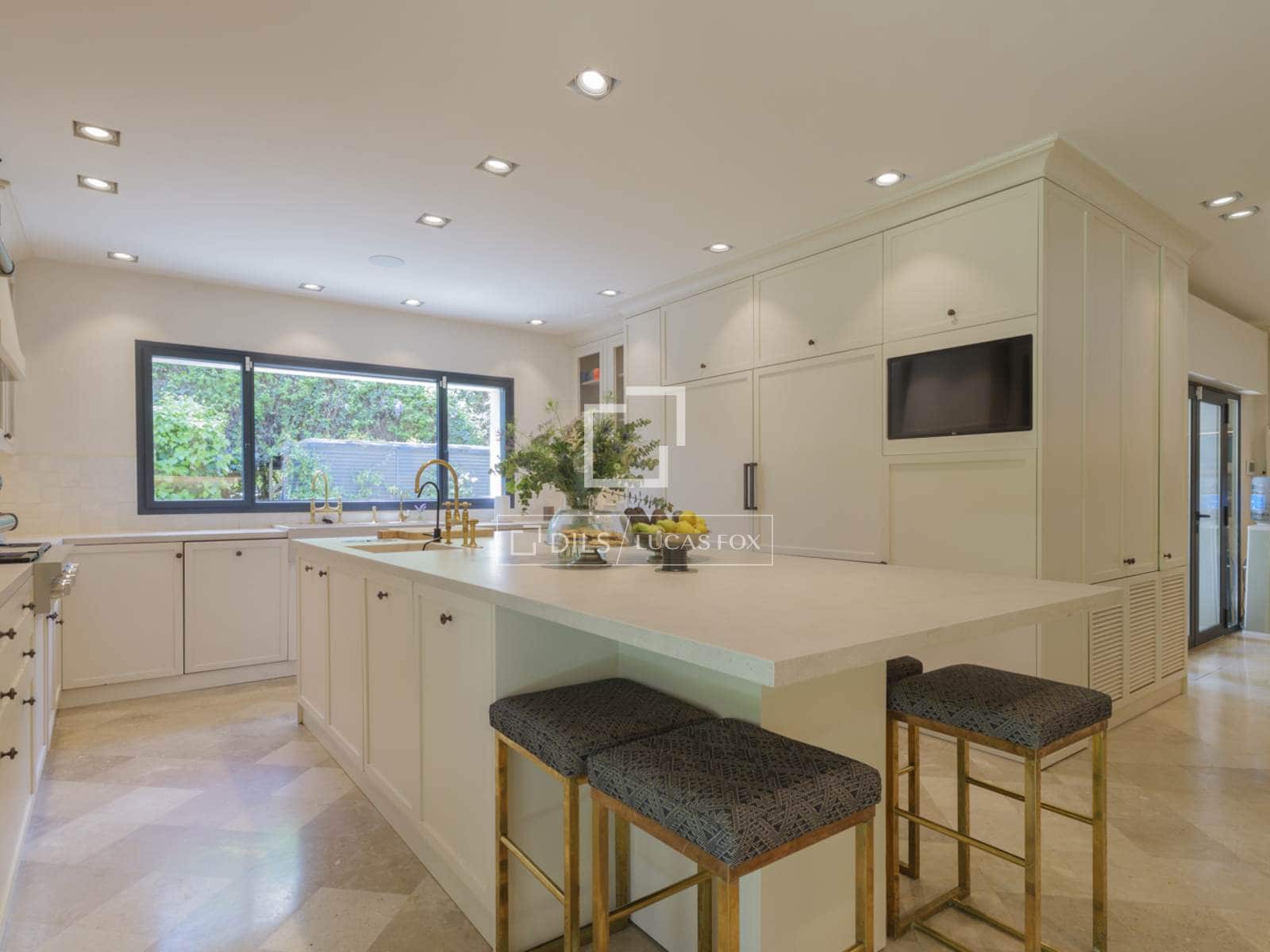 6 bedroom Villa for sale in Pozuelo de Alarcon with pool garage - € 6,950,000 (Ref: 9783458)