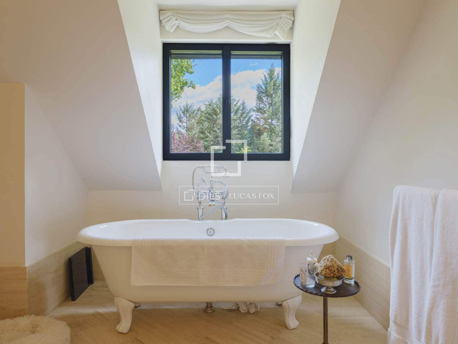 6 bedroom Villa for sale in Pozuelo de Alarcon with pool garage - € 6,950,000 (Ref: 9783458)