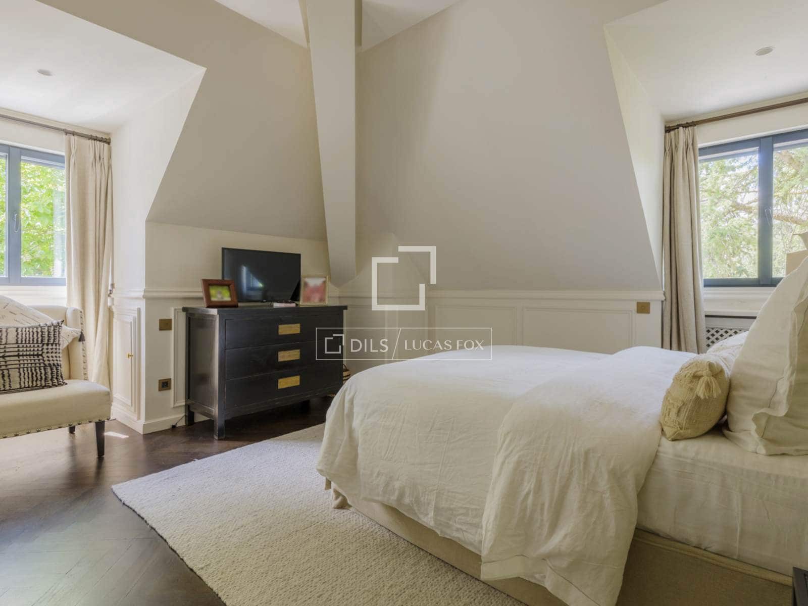 6 bedroom Villa for sale in Pozuelo de Alarcon with pool garage - € 6,950,000 (Ref: 9783458)