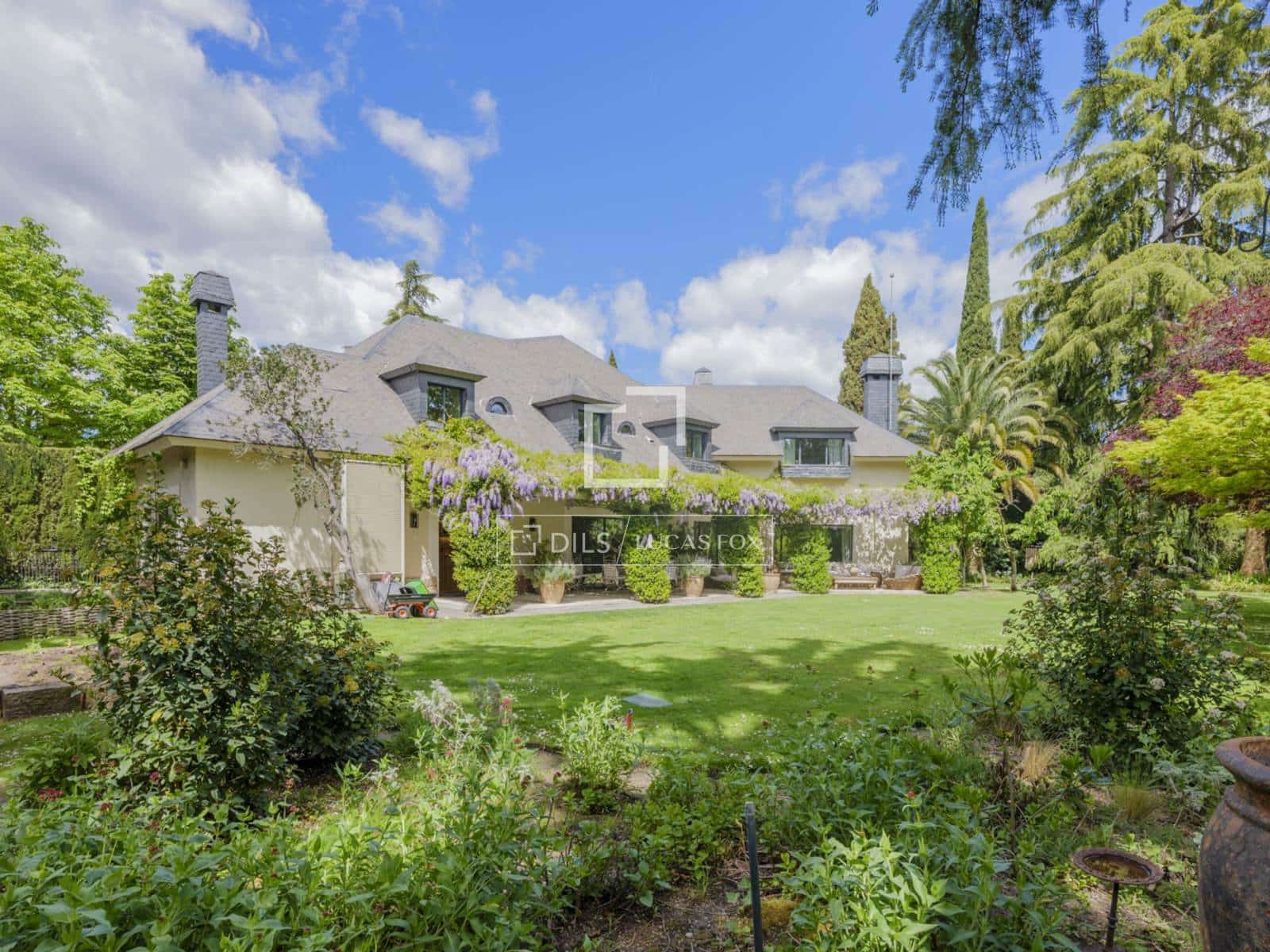 6 bedroom Villa for sale in Pozuelo de Alarcon with pool garage - € 6,950,000 (Ref: 9783458)