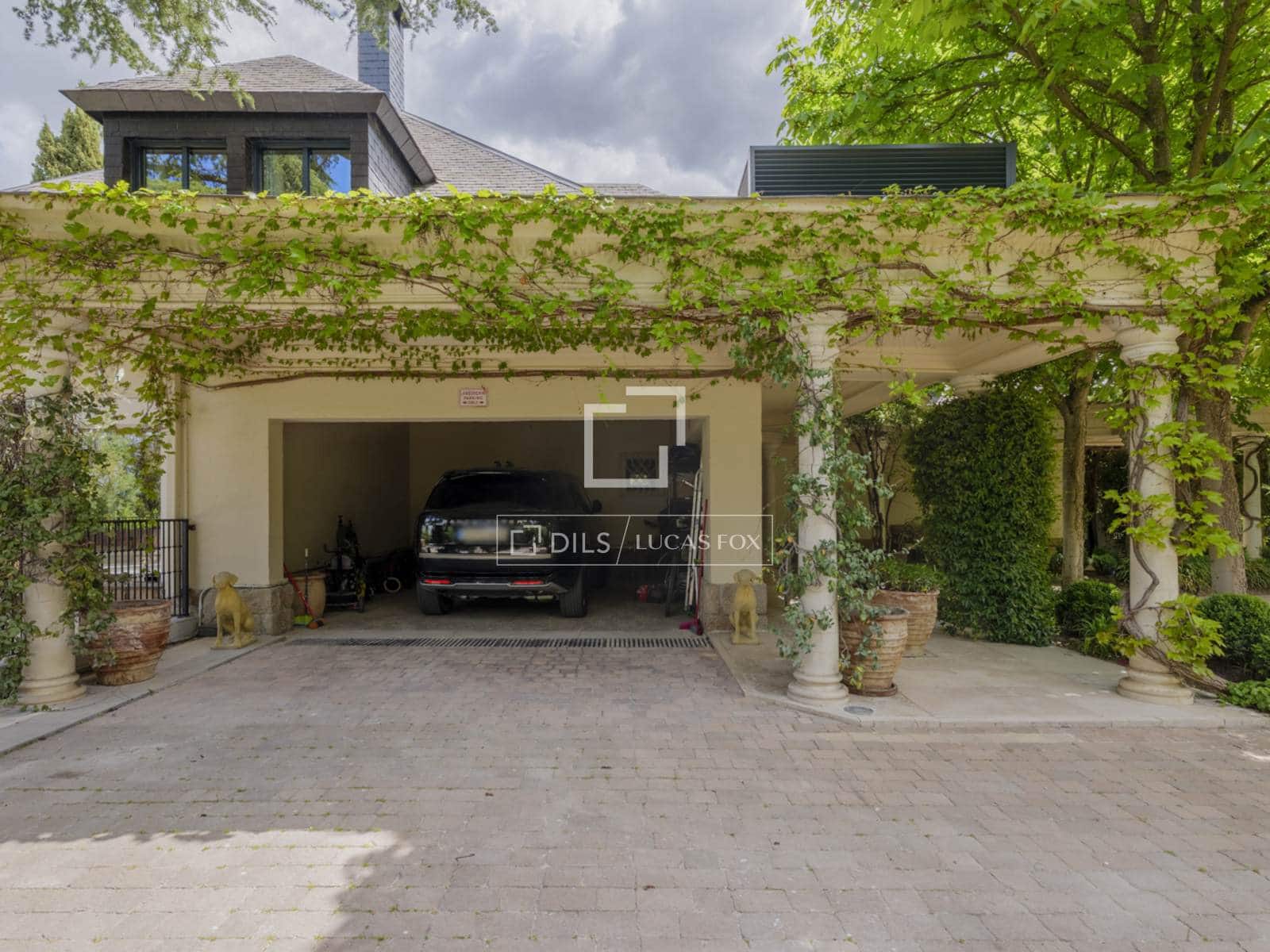 6 bedroom Villa for sale in Pozuelo de Alarcon with pool garage - € 6,950,000 (Ref: 9783458)