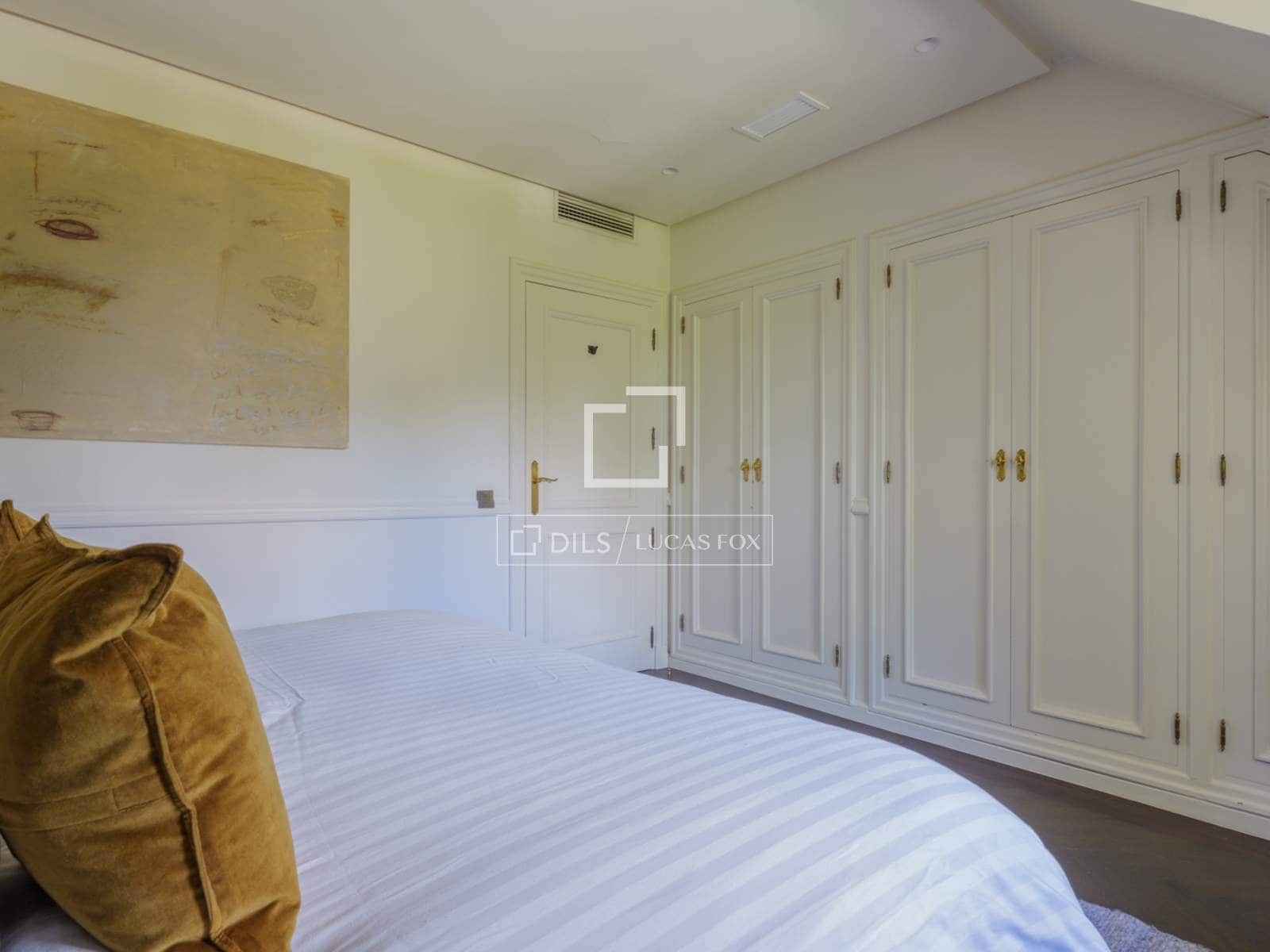 6 bedroom Villa for sale in Pozuelo de Alarcon with pool garage - € 6,950,000 (Ref: 9783458)