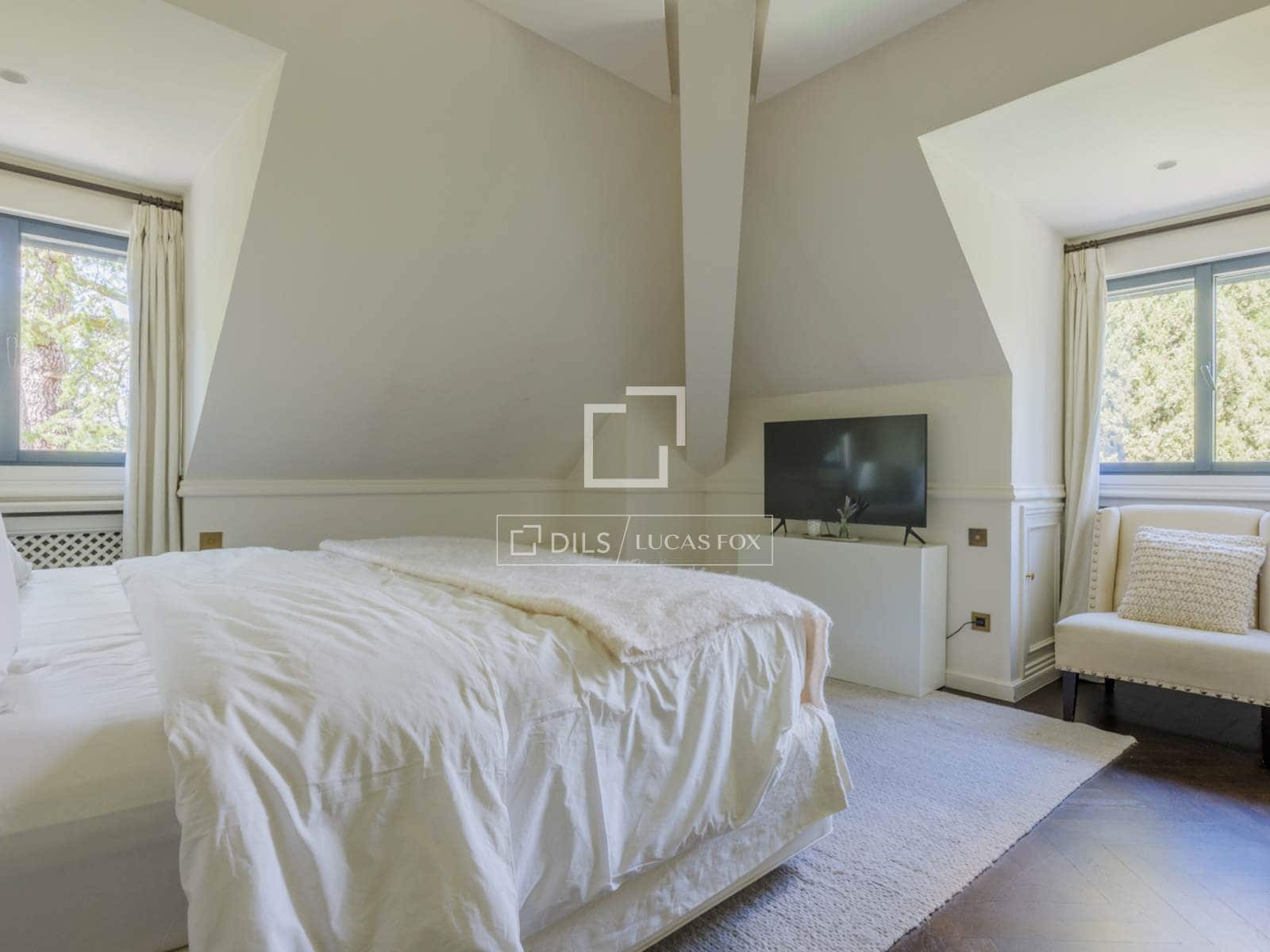 6 bedroom Villa for sale in Pozuelo de Alarcon with pool garage - € 6,950,000 (Ref: 9783458)