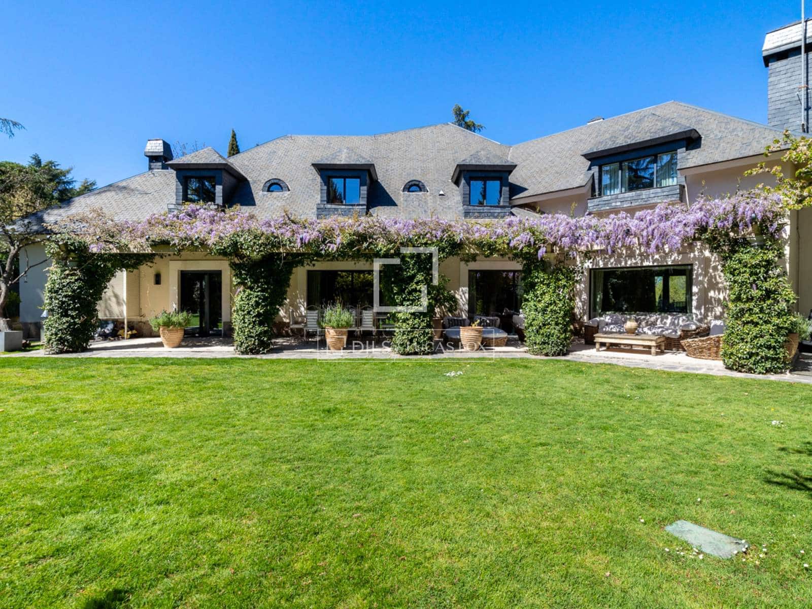 6 bedroom Villa for sale in Pozuelo de Alarcon with pool garage - € 6,950,000 (Ref: 9783458)