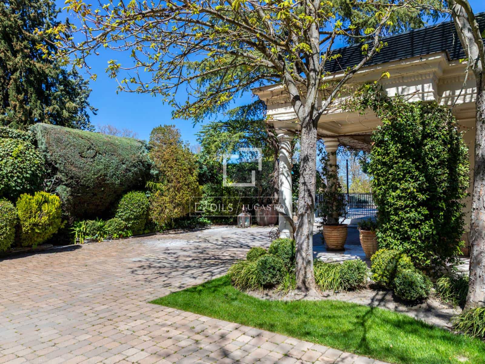 6 bedroom Villa for sale in Pozuelo de Alarcon with pool garage - € 6,950,000 (Ref: 9783458)