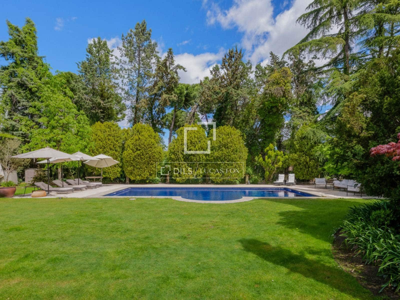 6 bedroom Villa for sale in Pozuelo de Alarcon with pool garage - € 6,950,000 (Ref: 9783458)