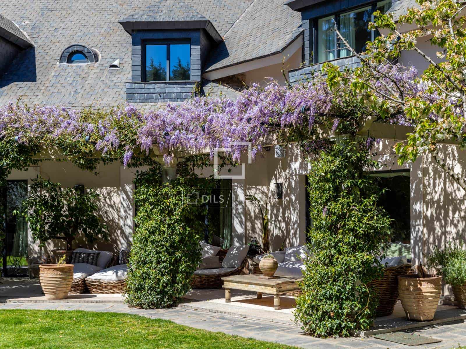 6 bedroom Villa for sale in Pozuelo de Alarcon with pool garage - € 6,950,000 (Ref: 9783458)