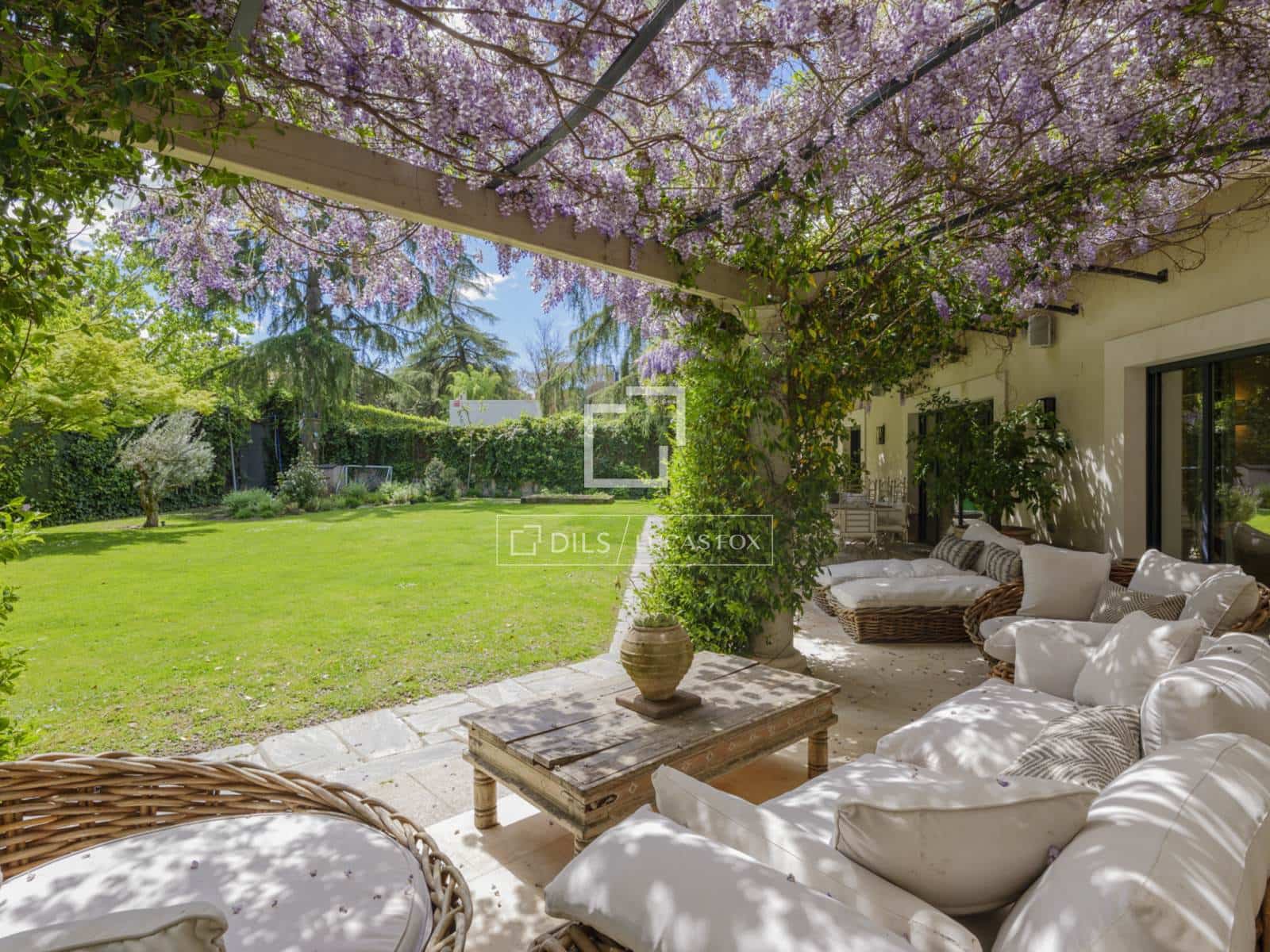 6 bedroom Villa for sale in Pozuelo de Alarcon with pool garage - € 6,950,000 (Ref: 9783458)