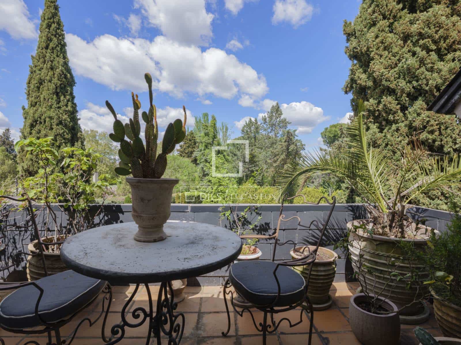 6 bedroom Villa for sale in Pozuelo de Alarcon with pool garage - € 6,950,000 (Ref: 9783458)