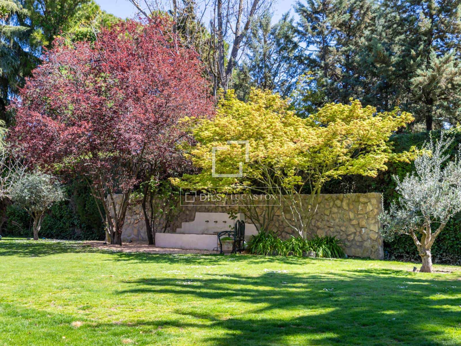 6 bedroom Villa for sale in Pozuelo de Alarcon with pool garage - € 6,950,000 (Ref: 9783458)