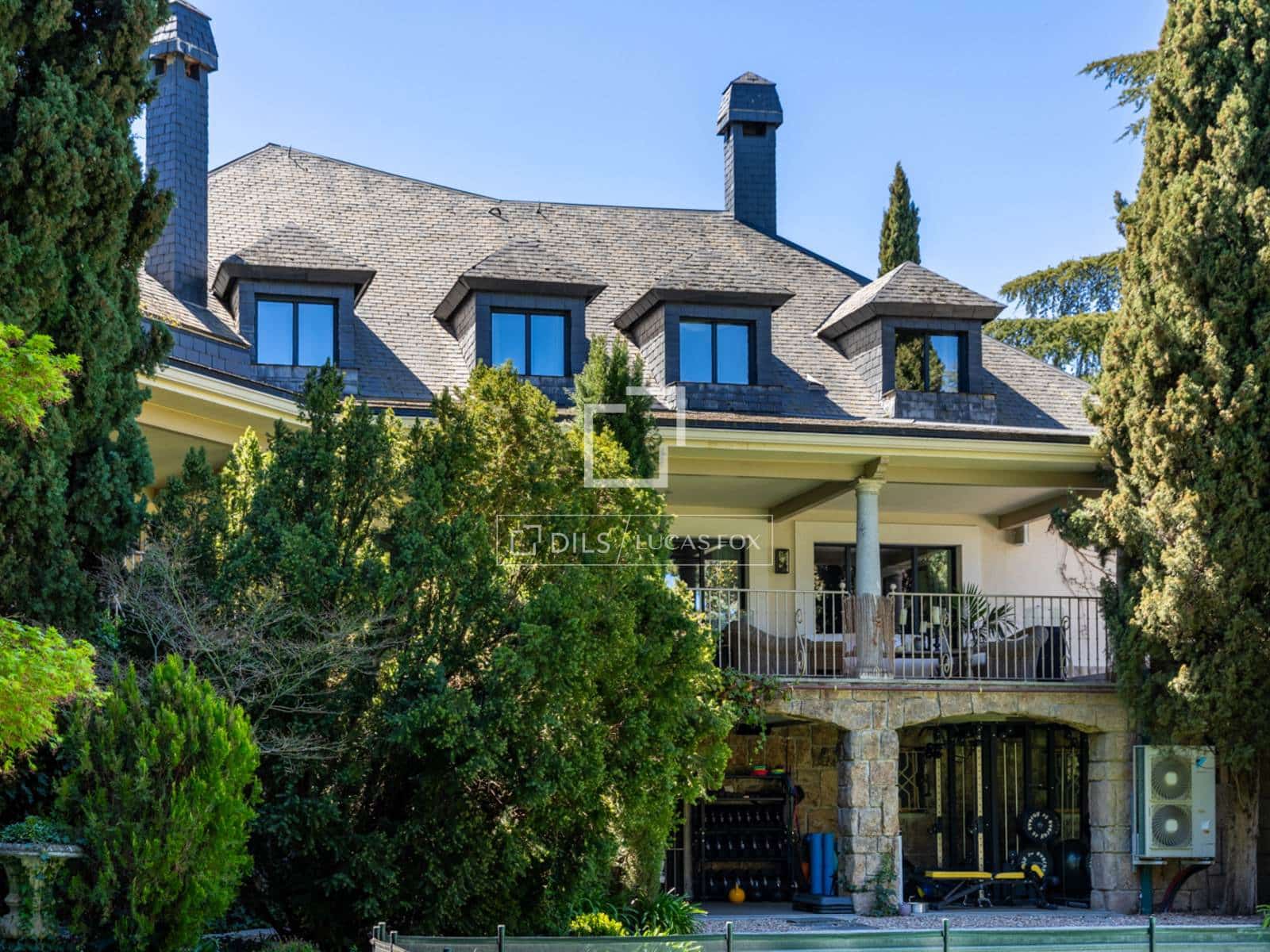 6 bedroom Villa for sale in Pozuelo de Alarcon with pool garage - € 6,950,000 (Ref: 9783458)