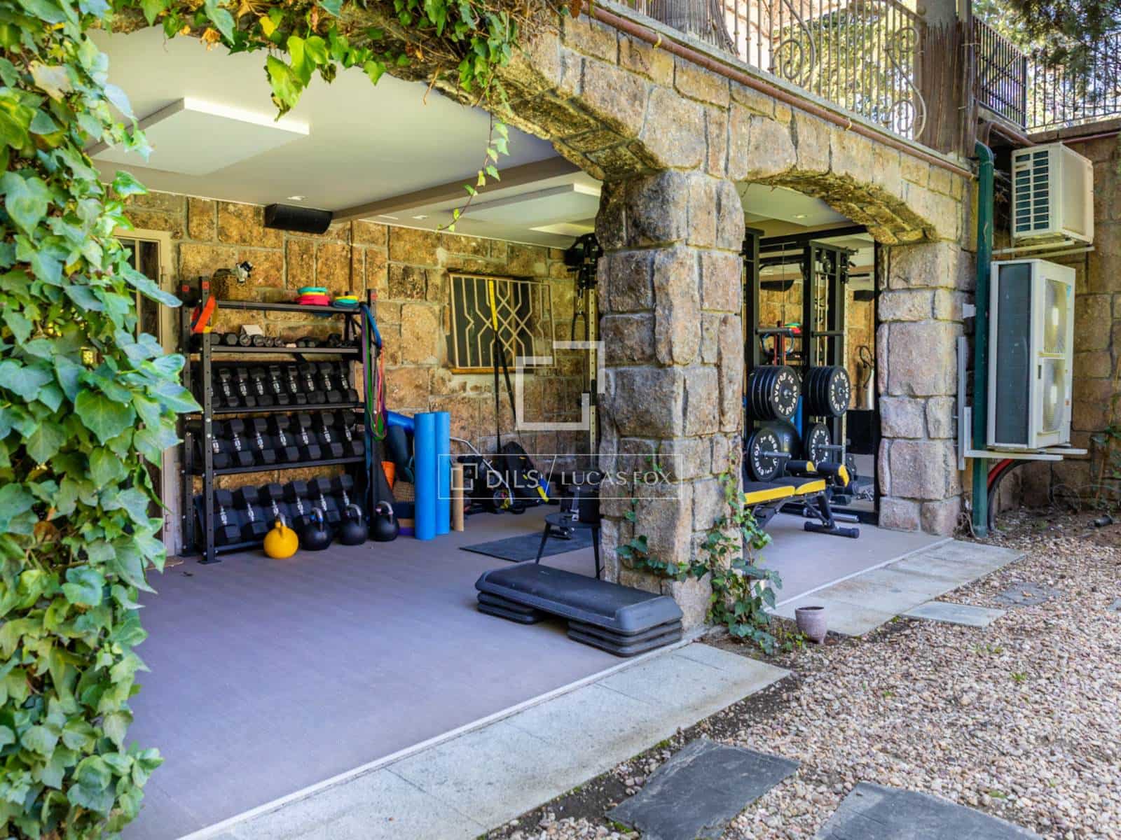 6 bedroom Villa for sale in Pozuelo de Alarcon with pool garage - € 6,950,000 (Ref: 9783458)