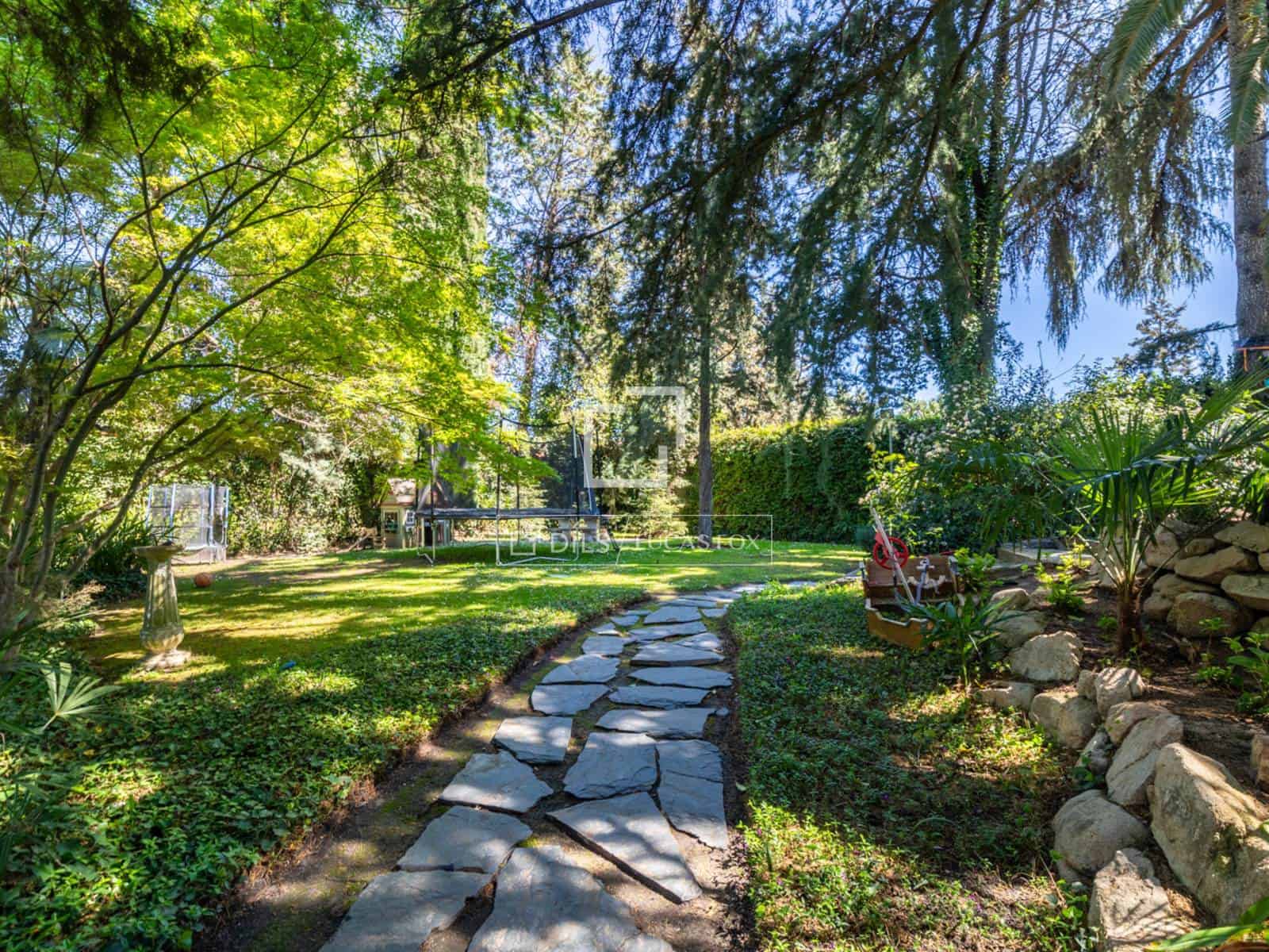 6 bedroom Villa for sale in Pozuelo de Alarcon with pool garage - € 6,950,000 (Ref: 9783458)