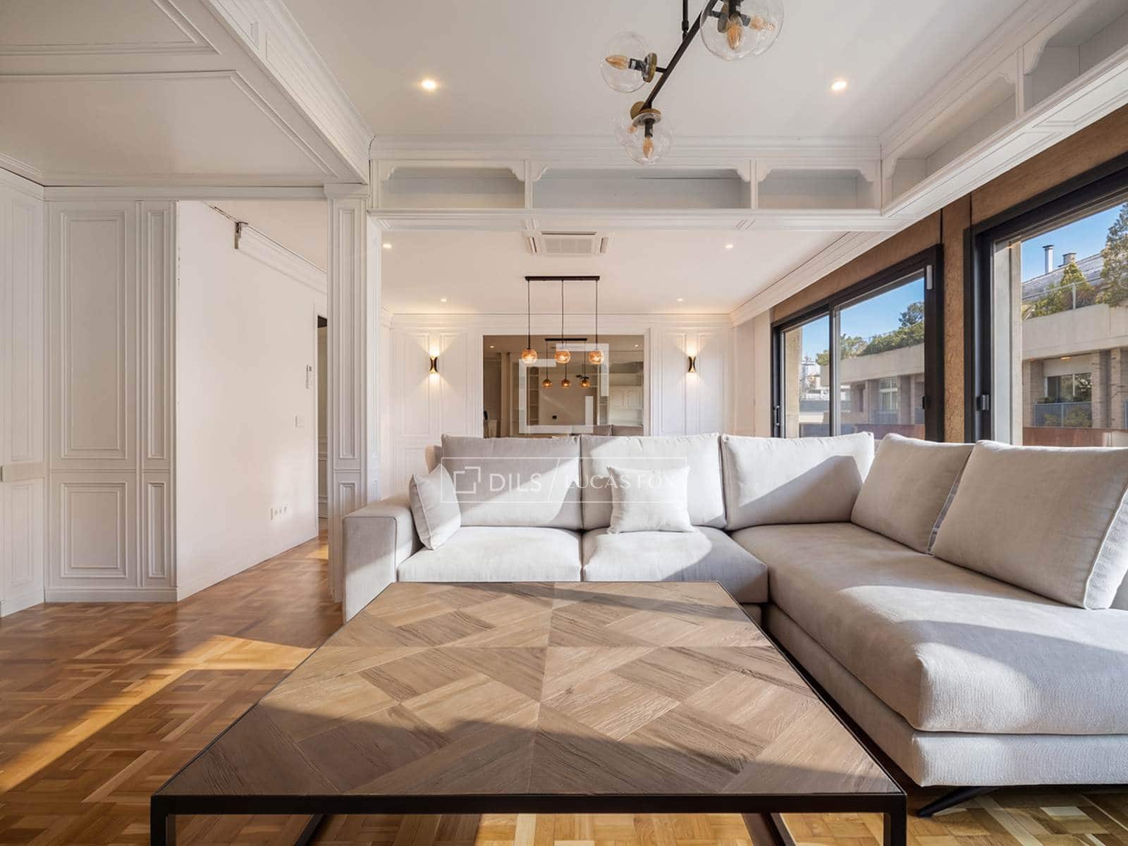 4 soveværelse Lejlighed til leje i Barcelona by med garage - € 4.600 (Ref: 9787548)