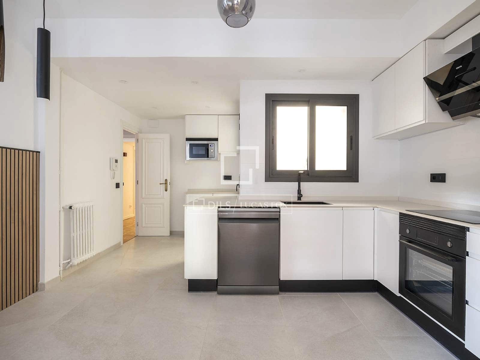 4 soveværelse Lejlighed til leje i Barcelona by med garage - € 4.600 (Ref: 9787548)