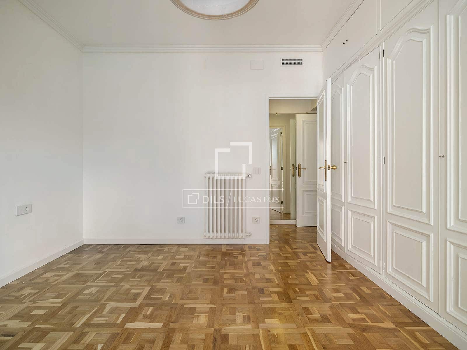 4 soveværelse Lejlighed til leje i Barcelona by med garage - € 4.600 (Ref: 9787548)