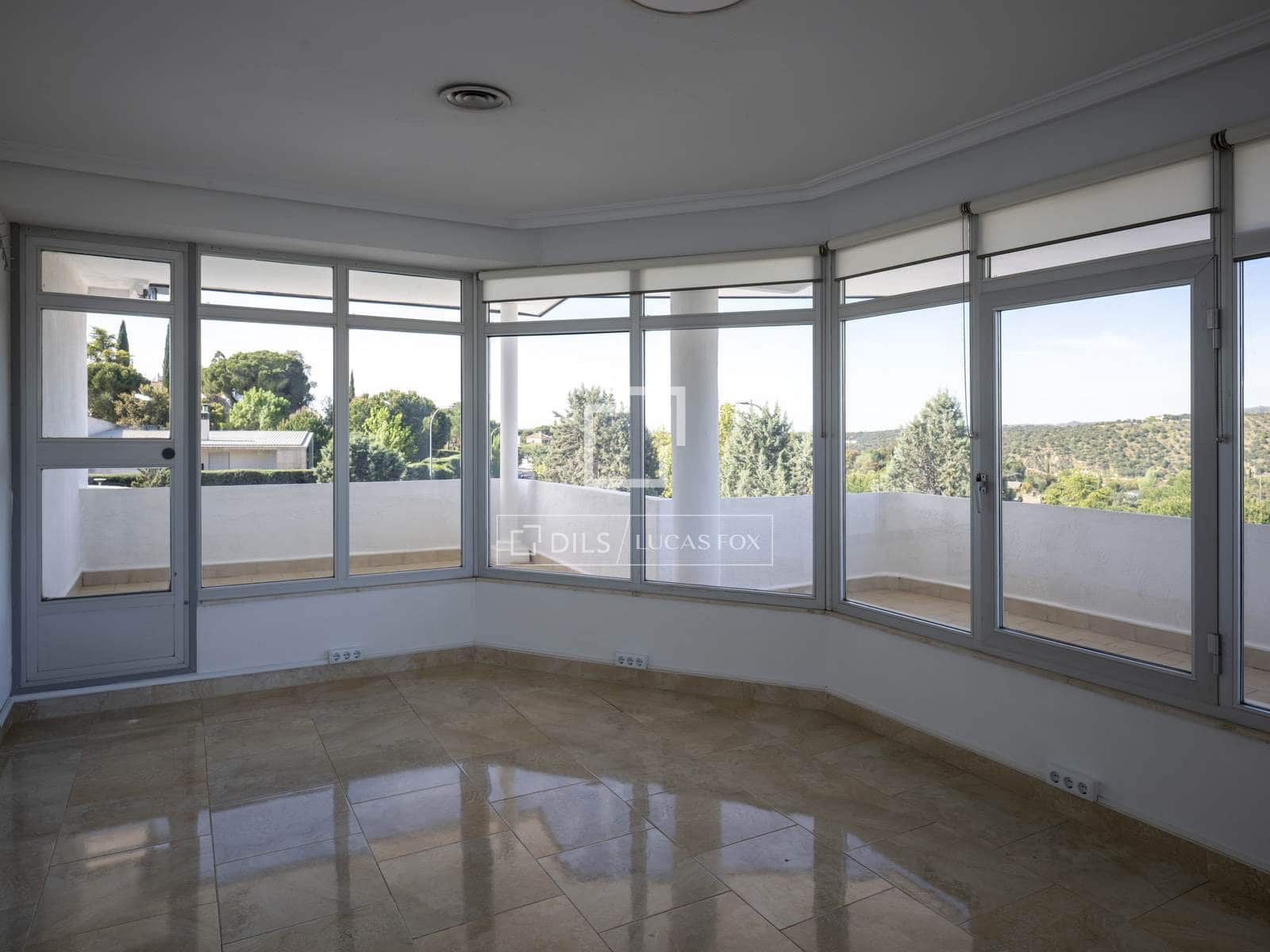 9 makuuhuone Huvila vuokrattavana paikassa Madrid kaupunki mukana uima-altaan 
autotalli - 9 200 € (Ref: 9787549)