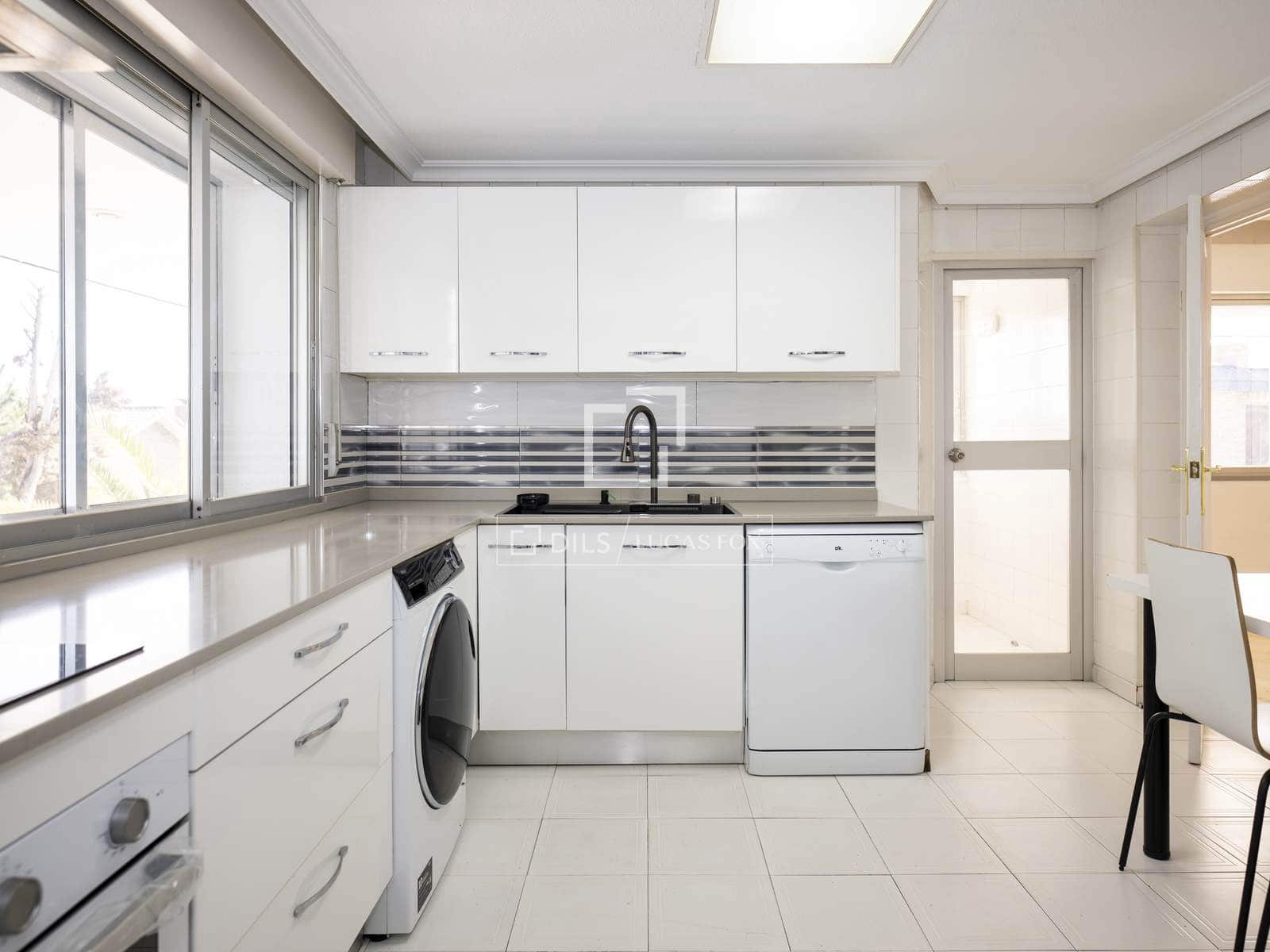 9 makuuhuone Huvila vuokrattavana paikassa Madrid kaupunki mukana uima-altaan 
autotalli - 9 200 € (Ref: 9787549)