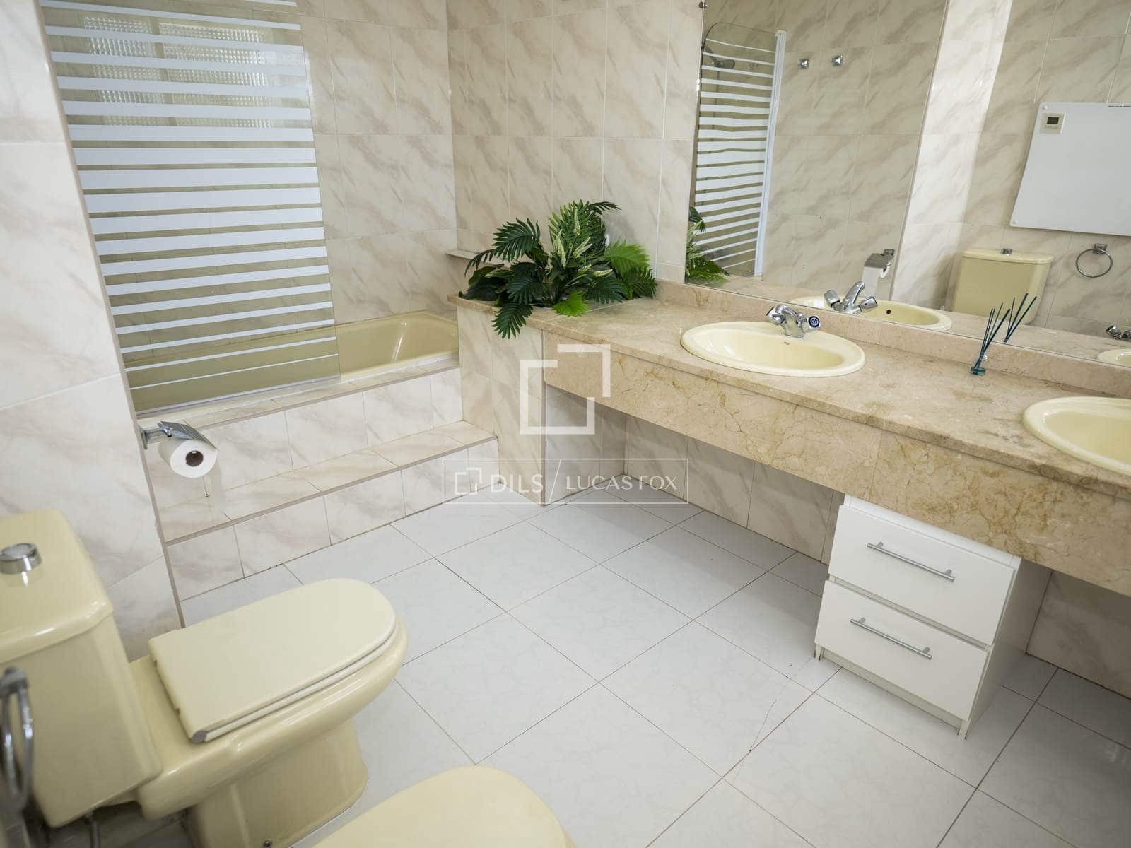 9 makuuhuone Huvila vuokrattavana paikassa Madrid kaupunki mukana uima-altaan 
autotalli - 9 200 € (Ref: 9787549)