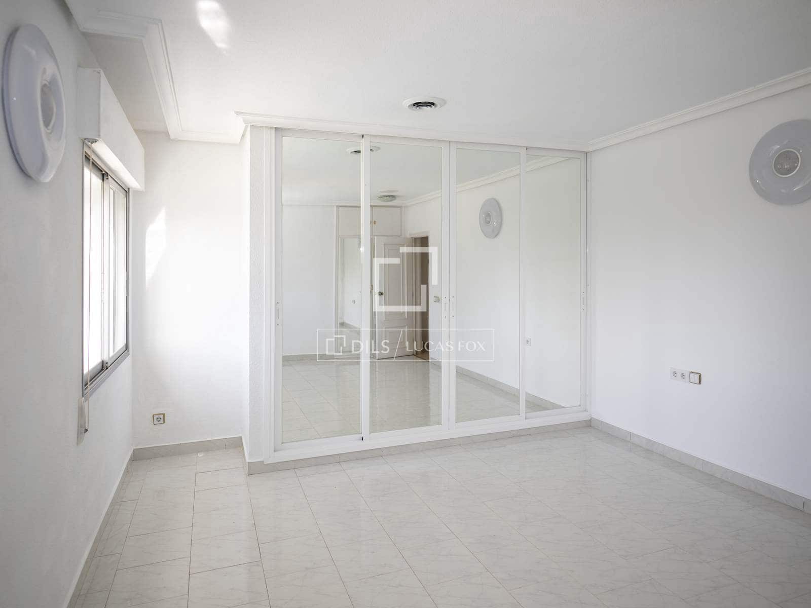 9 makuuhuone Huvila vuokrattavana paikassa Madrid kaupunki mukana uima-altaan 
autotalli - 9 200 € (Ref: 9787549)